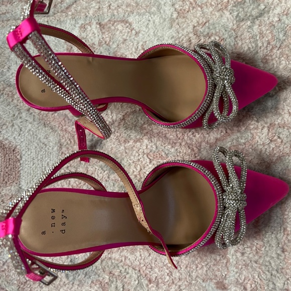 Fuchsia Rhinestone Bow Heels - Picture 6 of 7